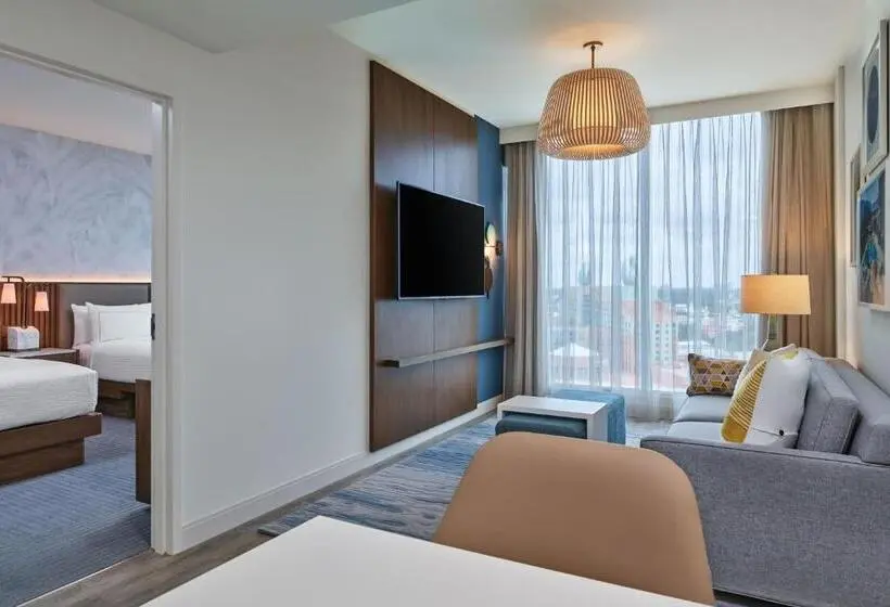 Suite Queen Bed, Walt Disney World Swan Reserve