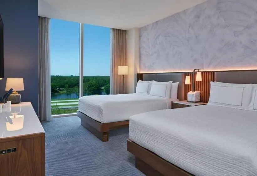 Suite Queen Bed, Walt Disney World Swan Reserve