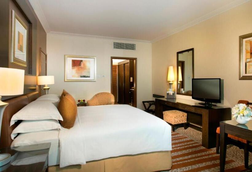 اتاق لوکس با تخت بزرگ, Swissotel Al Murooj Dubai