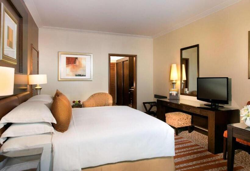 اتاق لوکس با تخت بزرگ, Swissotel Al Murooj Dubai