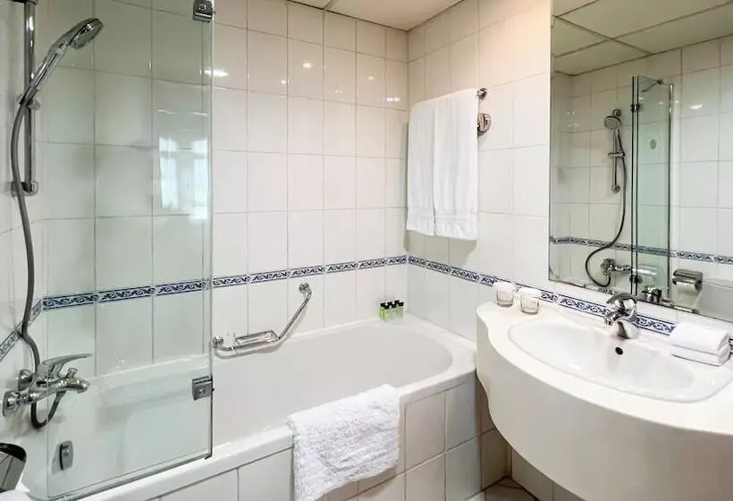 3 Bedroom Duplex Apartment, Swissotel Al Murooj Dubai