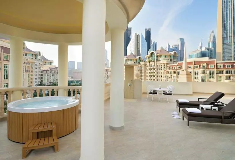 سوئیت رویال, Swissotel Al Murooj Dubai