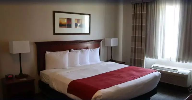 اتاق لوکس با تخت بزرگ, Swissotel Al Murooj Dubai