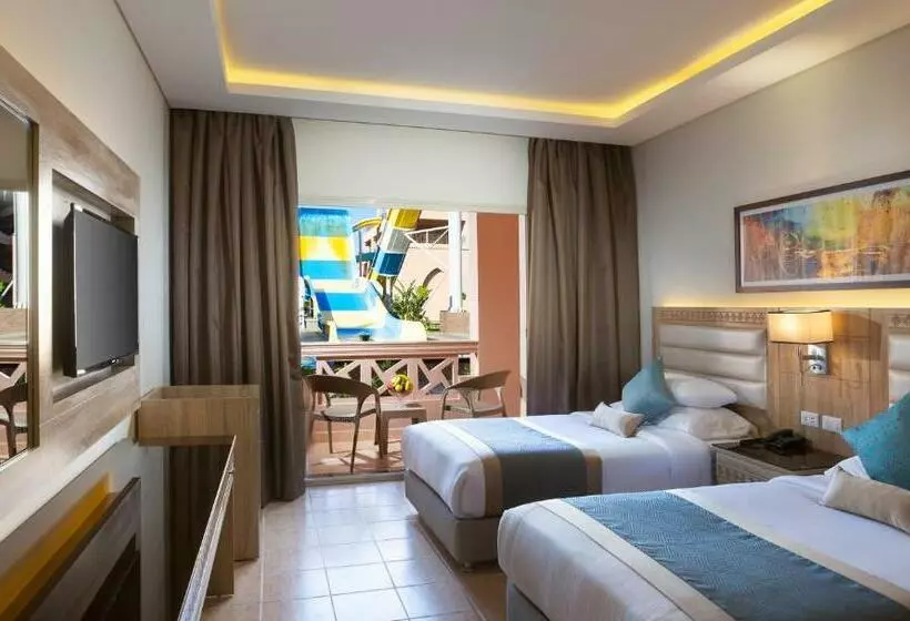اتاق استاندارد با چشم‌انداز استخر, Pickalbatros Aqua Park Resort Hurghada