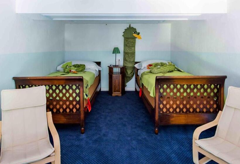 جناح مطل على البحيرة, Castello Dal Pozzo