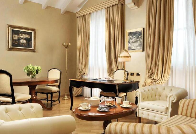 جناح مطل على البحيرة, Castello Dal Pozzo