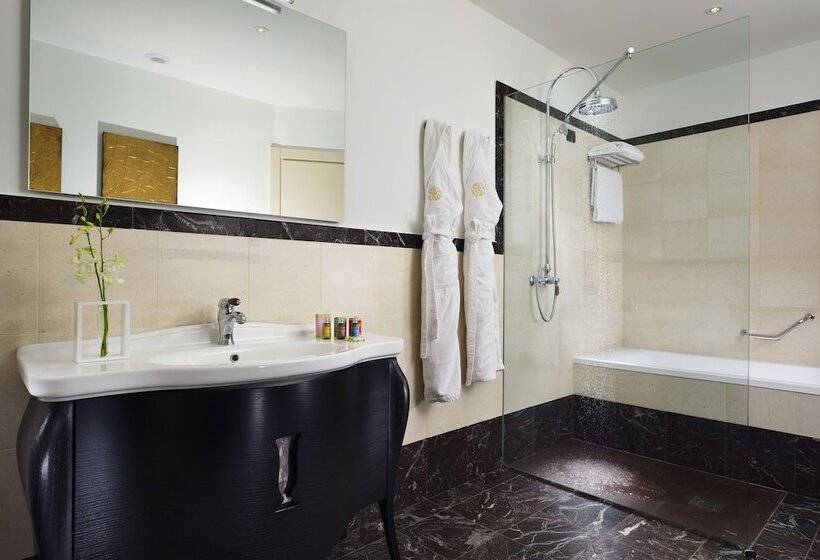 غرفة قياسية فردية, Castello Dal Pozzo