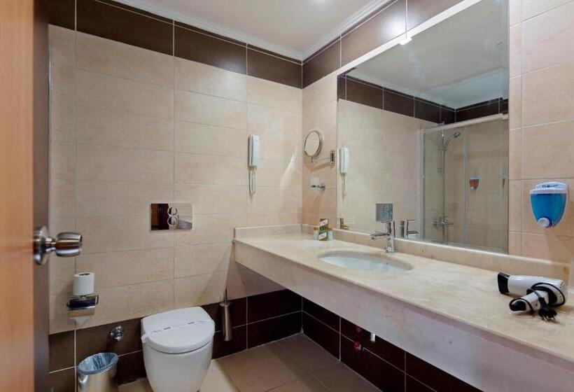 غرفة عائلية مطلّة علي الجبل, Miarosa İncekum Beach