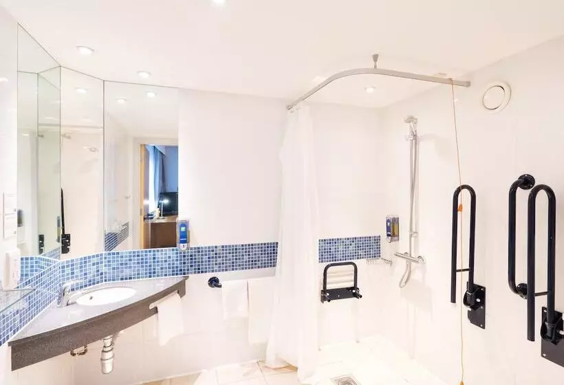 اتاق استاندارد برای معلولان, Holiday Inn Express Dundee, An Ihg