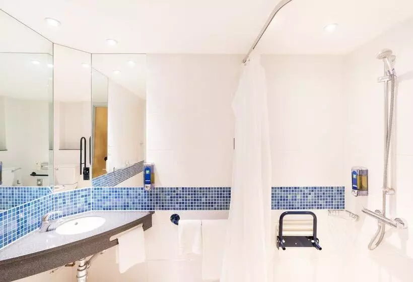 اتاق استاندارد برای معلولان, Holiday Inn Express Dundee, An Ihg