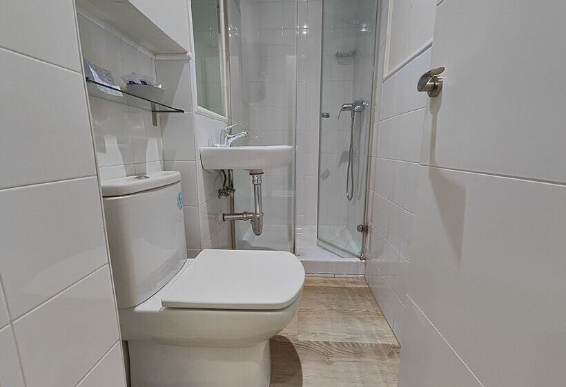 اتاق استاندارد, Hostal Madrid