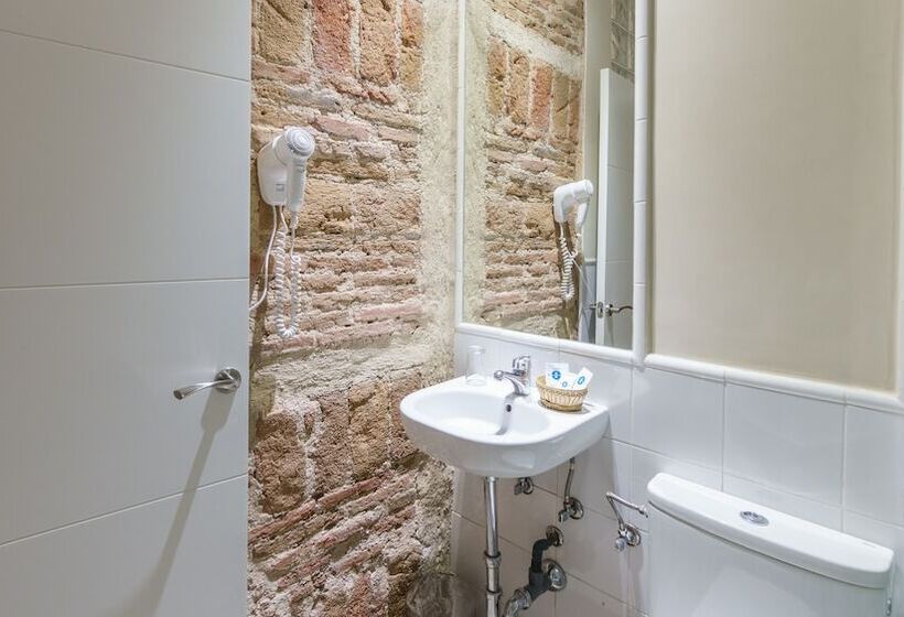 اتاق استاندارد, Hostal Madrid