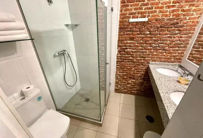 اتاق استاندارد پریمیوم سه تخته, Hostal Madrid