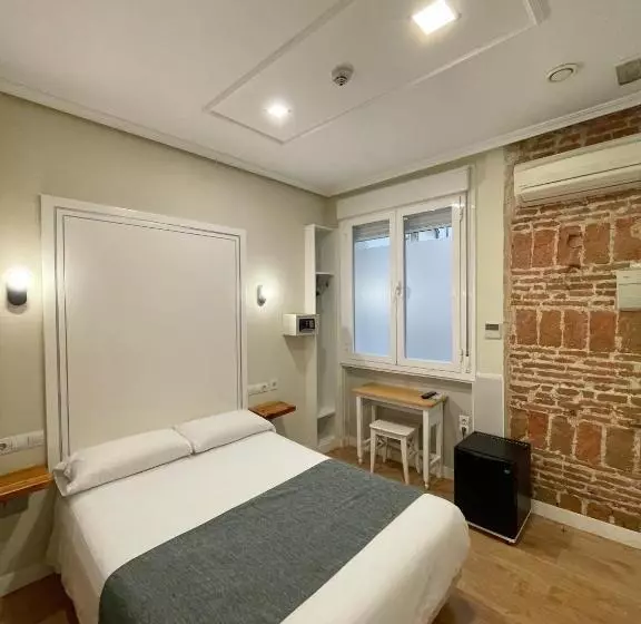 اتاق عادی اینتریور, Hostal Madrid