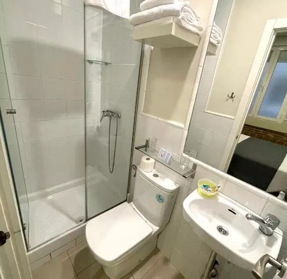اتاق عادی اینتریور, Hostal Madrid
