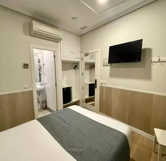 اتاق عادی اینتریور, Hostal Madrid