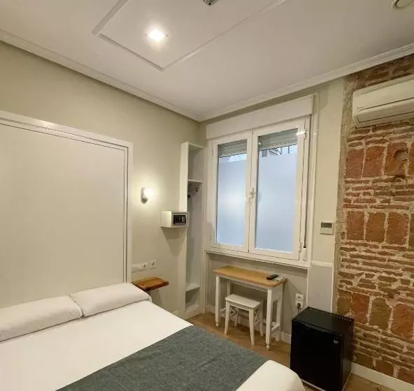 اتاق عادی اینتریور, Hostal Madrid