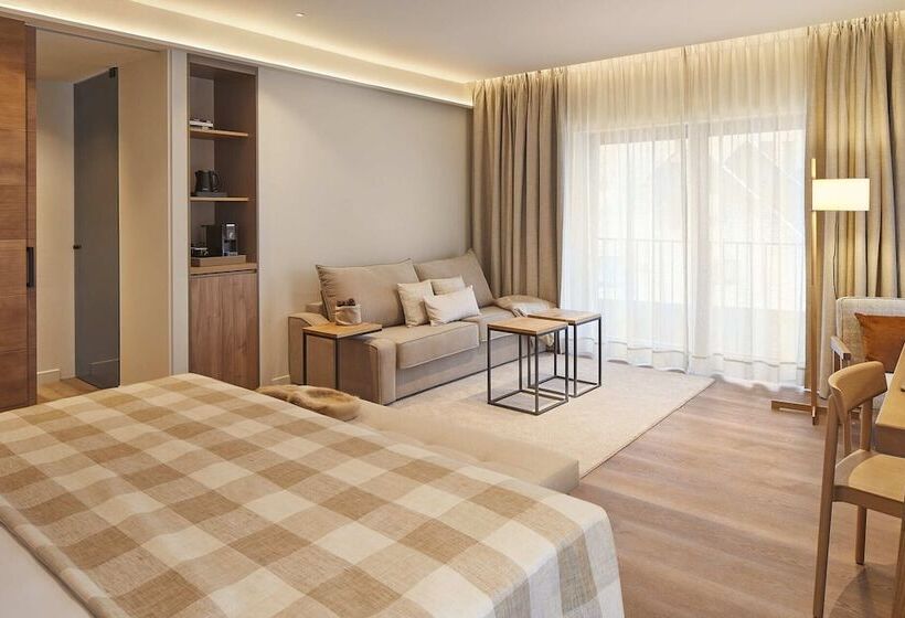 Полулюкс, Mim Baqueira Luxury & Spa