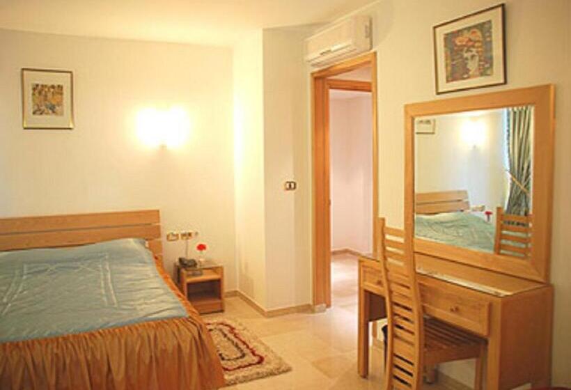 سوییت جونیور, Naher El Founoun