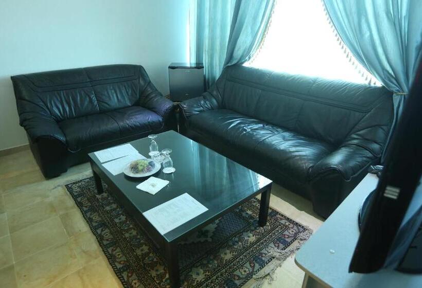 سوییت, Naher El Founoun