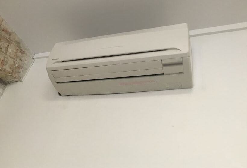 带共用卧室公用房间的床, Nomads Sydney