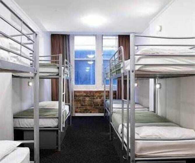 带共用卧室公用房间的床, Nomads Sydney