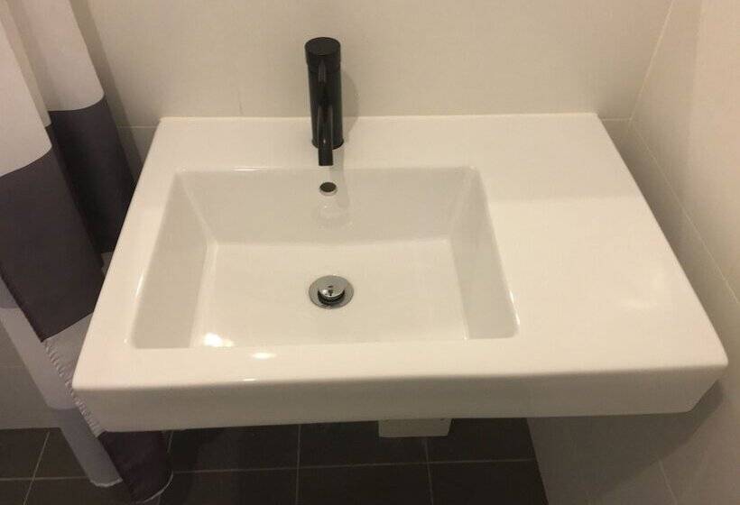 标准间, Nomads Sydney