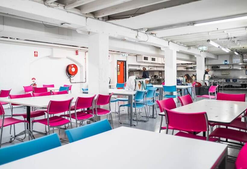 共用房间的床, Nomads Sydney