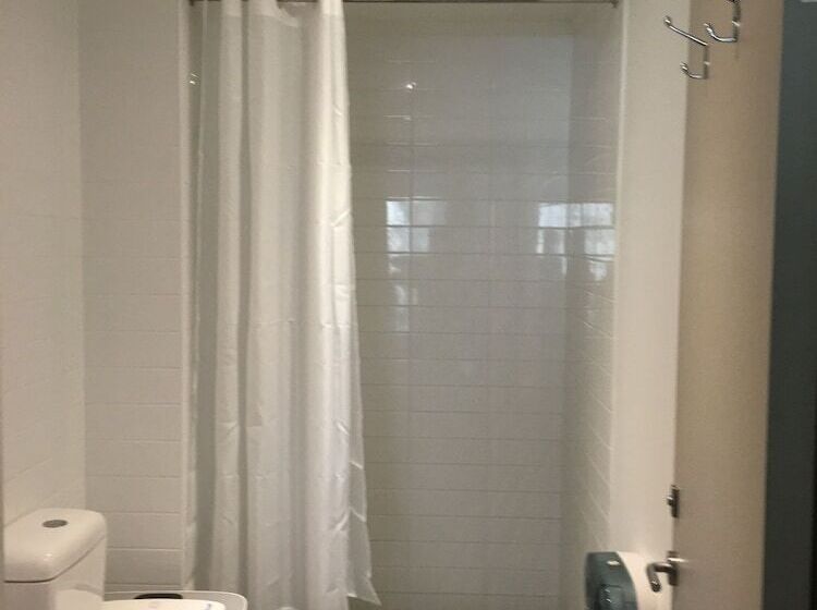 共用房间的床, Nomads Sydney