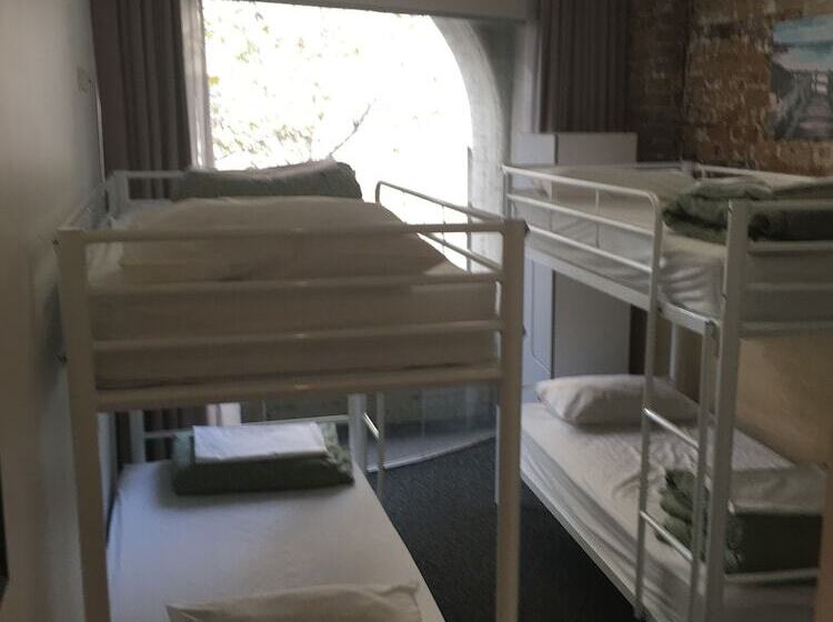共用房间的床, Nomads Sydney
