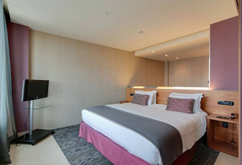 ジュニアスイート, Badalona Tower