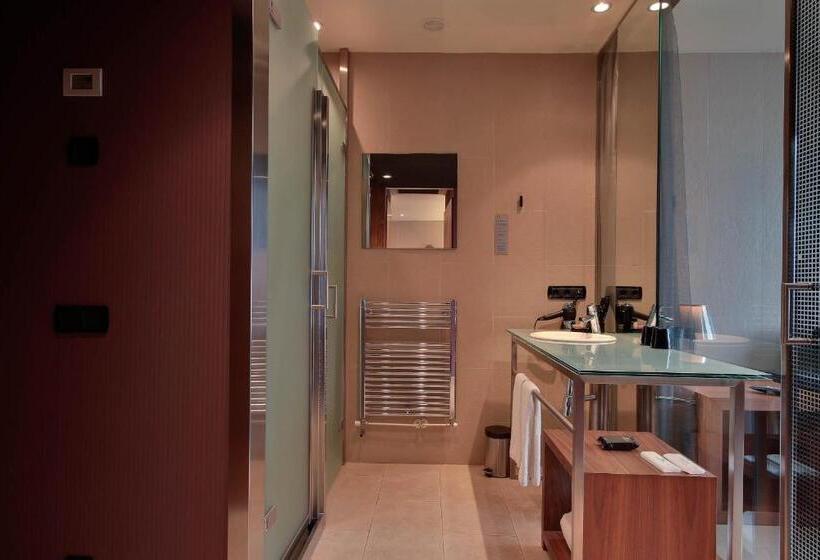 ジュニアスイート, Badalona Tower