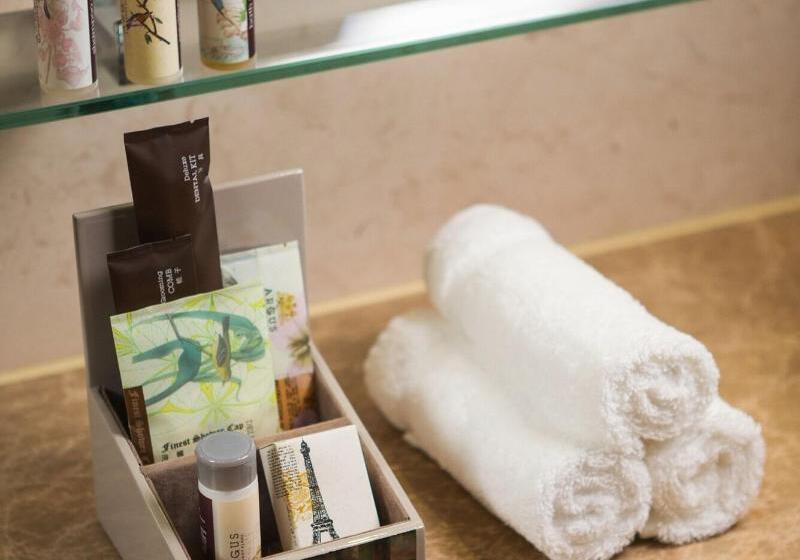 اتاق لوکس با تخت بزرگ, Renaissance Shanghai Pudong