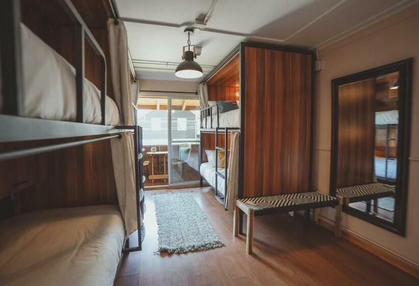 سرير فى غرفة مشتركه, Socialtel Plaza Pucón   Formerly Selina Plaza Pucón