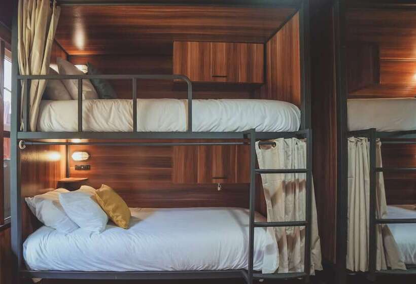 سرير فى غرفة مشتركه, Socialtel Plaza Pucón   Formerly Selina Plaza Pucón