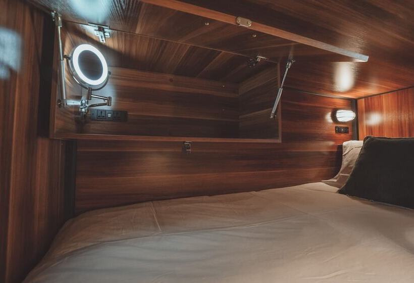 سرير فى غرفة مشتركه, Socialtel Plaza Pucón   Formerly Selina Plaza Pucón