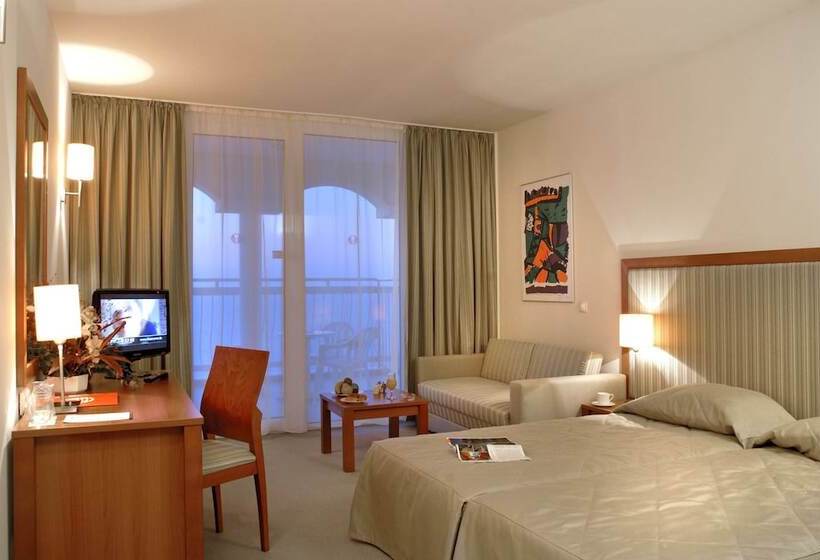 Номер Стандарт Вид на Парк, Sol Luna Bay All Inclusive