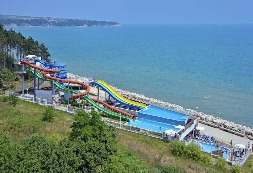 اتاق خانوادگی, Sol Luna Bay All Inclusive