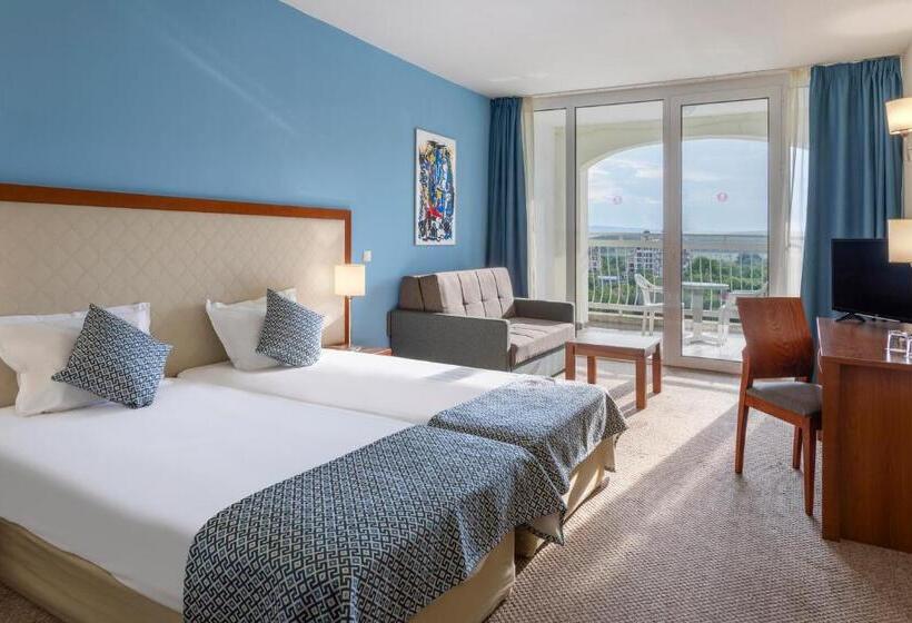 可看到停车场的标准间, Sol Luna Bay All Inclusive