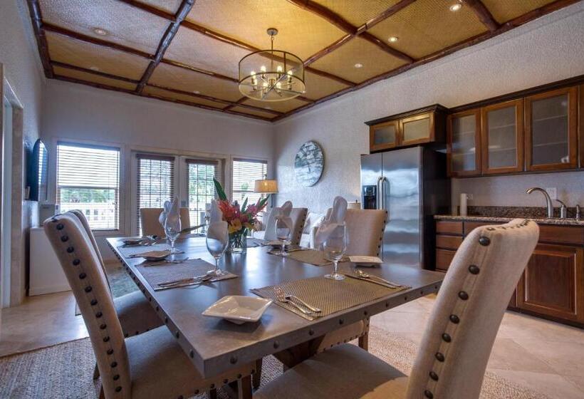 스위트 킹사이즈 침대, The Placencia