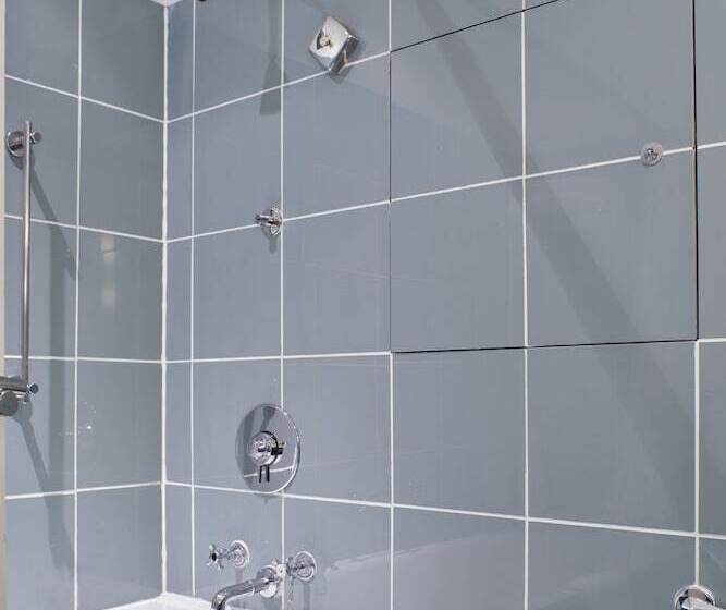 エクゼクティブルーム, The Regency