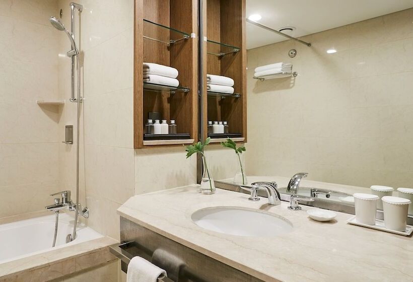 Семейный Номер Deluxe, The Suites Hotel Jeju