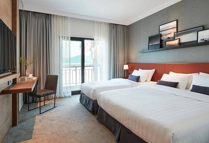 חדר משפחתי דלוקס, The Suites Hotel Jeju