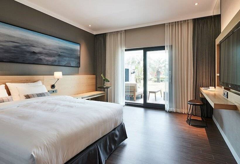 חדר משפחתי, The Suites Hotel Jeju