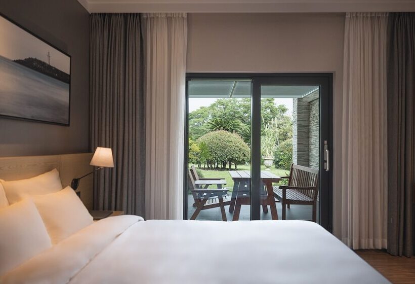 חדר משפחתי עם מיטת קומתיים, The Suites Hotel Jeju