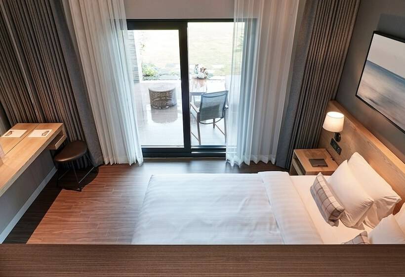 Семейный Номер с Койками, The Suites Hotel Jeju