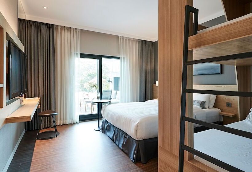 חדר משפחתי עם מיטת קומתיים, The Suites Hotel Jeju