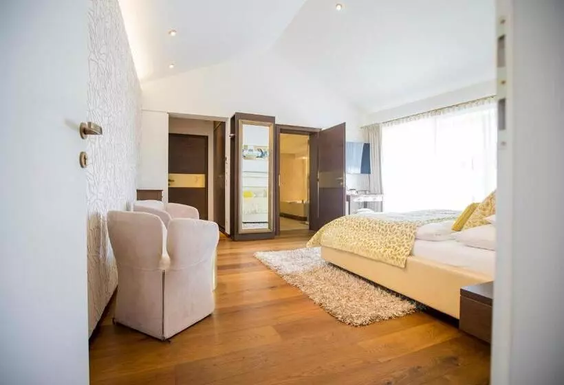 Standard-huone Parveke, Iris Porsche Hotel & Restaurant