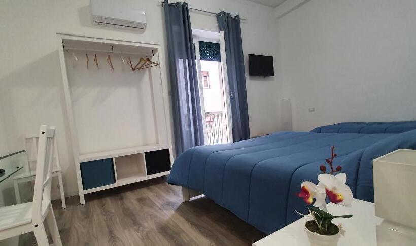 اتاق استاندارد سه تخته با بالکن, B&b Carpe Diem