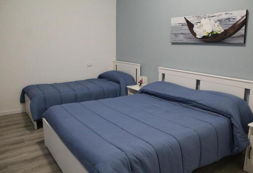 اتاق استاندارد سه تخته با بالکن, B&b Carpe Diem